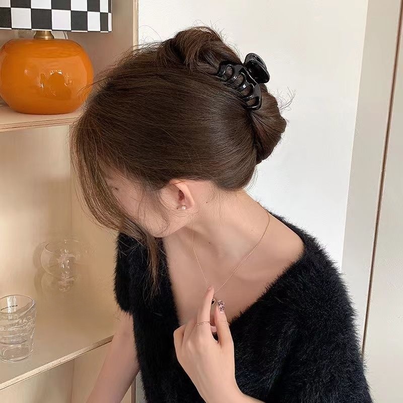 Keel Medium Back Head Autumn High Ponytail Shark Clip