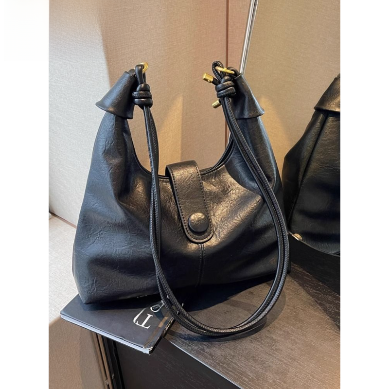 Iboguqi Large Capacity Bag Female 2024 New Arrival Student Class Commuter Shoulder Bag Easiest for Match Crossbody Tote Bag