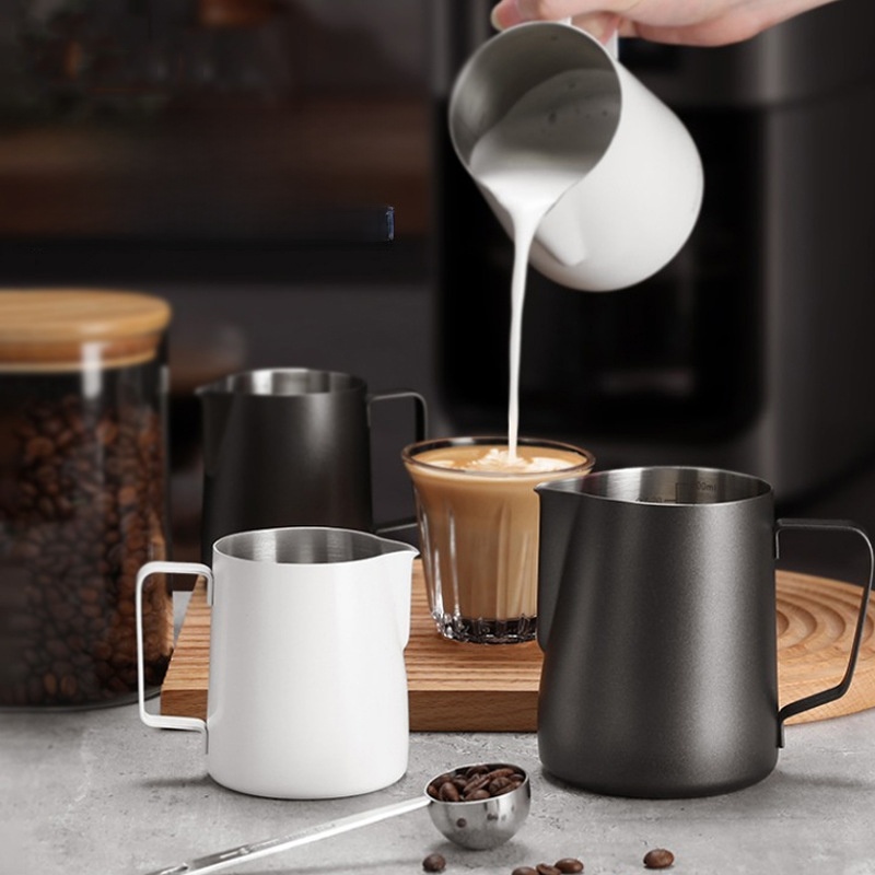 Coffee Garland Cup Frothing Pitcher 304 Stainless Steel Latte Art Handy Gadget Milk Professional Pointed Milk Frothing Cup 350ml 600
