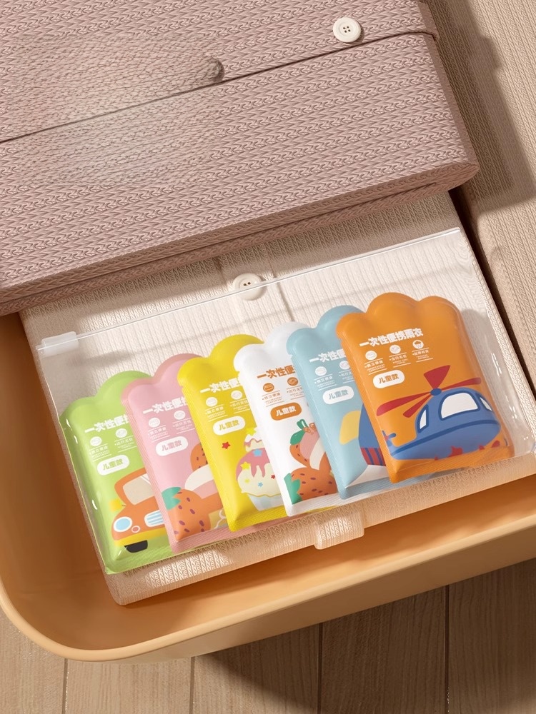 Card Baby's Disposable Raincoat for School Travel