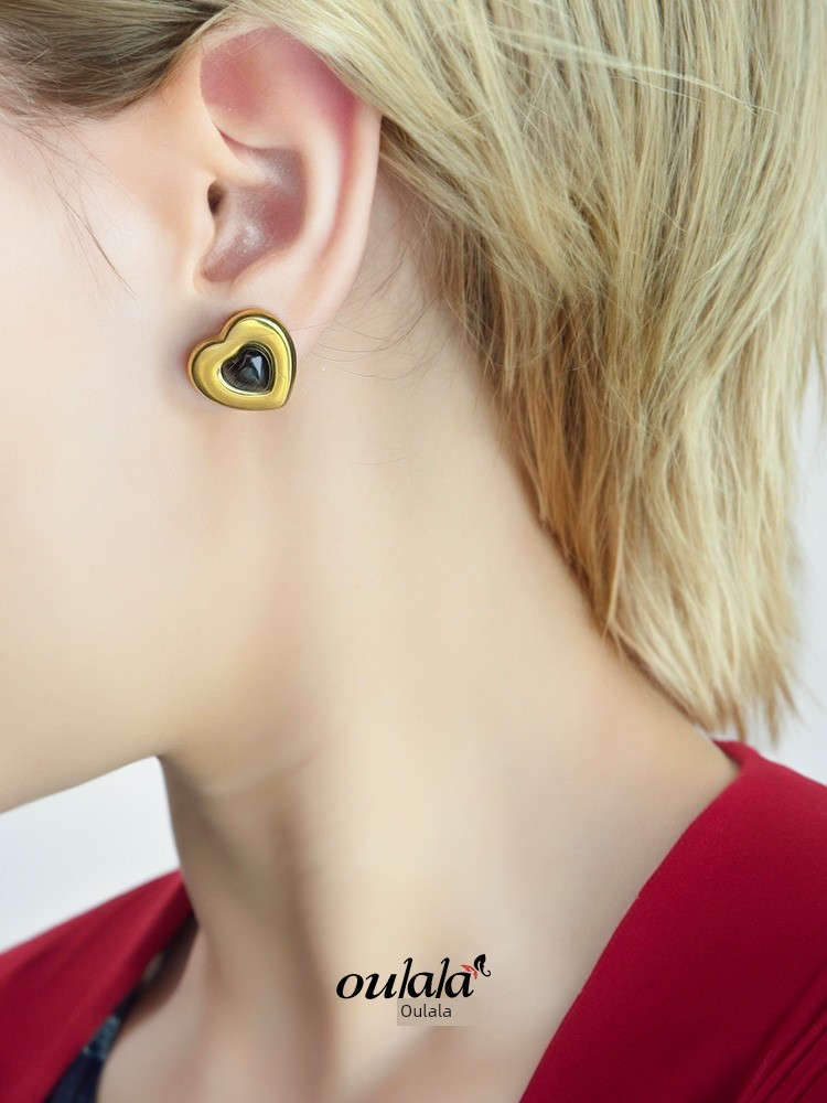 Designer Model Niche Earrings Female Stylish Heart-Shaped Earrings Titanium Steel No Fading Unique Elegant Wild Earrings Fashion