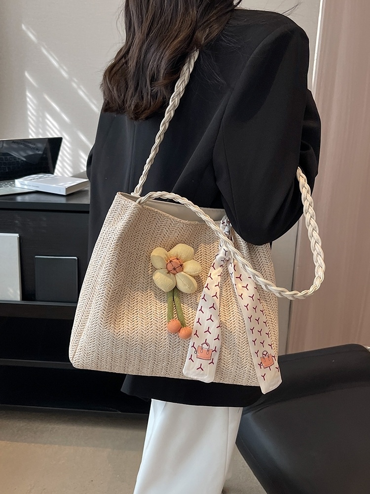 Woven Straw Woven Bag Women's Large Capacity 2024 New Arrival Summer Satchel Shoulder Bag Shoulder Bag Commuter Tote Handmade