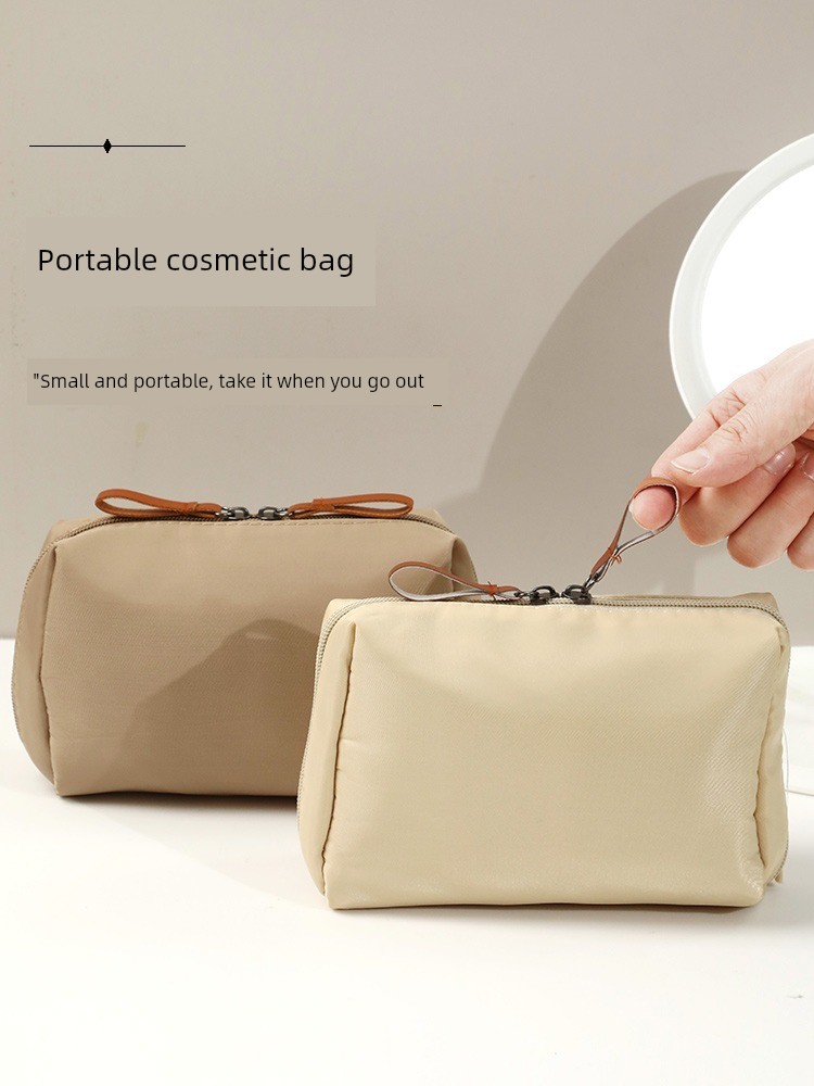 Jujiajia Cosmetic Bag Female 2024 New Arrival Portable Travel Small Size Mini Cosmetics Lipstick Classy Cosmetics Bag