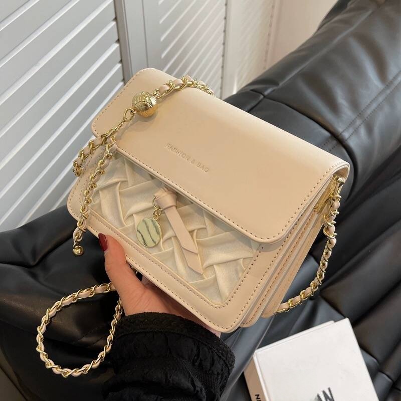 This Year's Popular Bag Female 2024 Summer New Arrival Tide Special-Interest Design Easiest for Match Messenger Bag Fashion Chain Small Square Bag