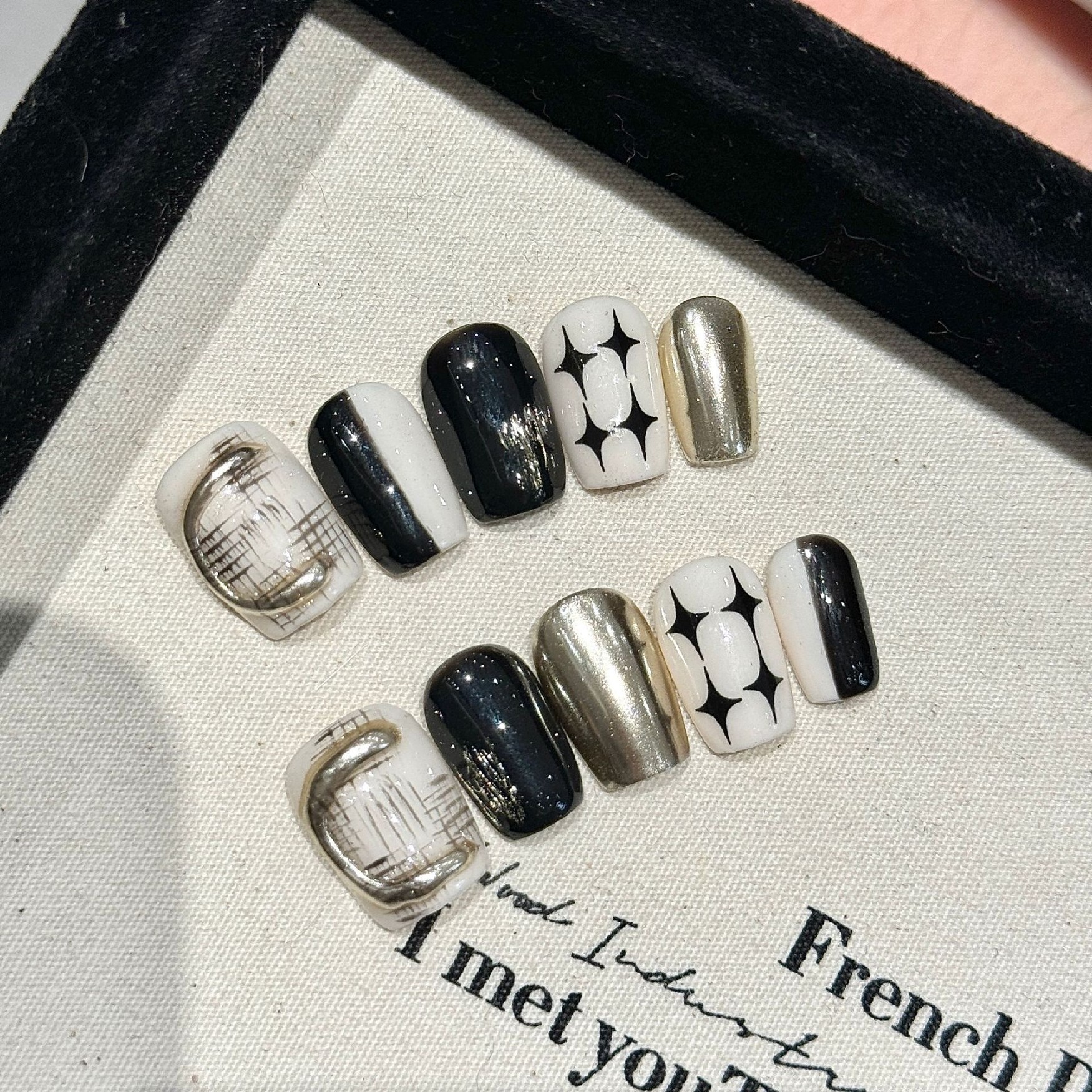 [Yan Li] Starry Sky Mang Handmade Wear Armor Black and White Nail Stickers Fancy Short Finished Detachable Women